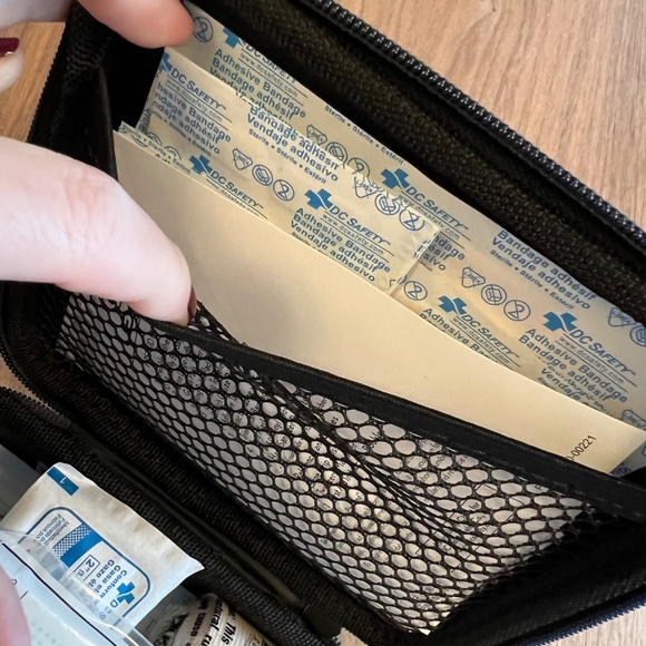 NIB Lexus 350 First Aid Kit - Picture 3 of 4